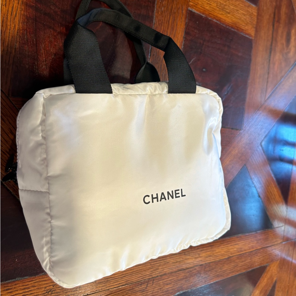 Cosmetic bag